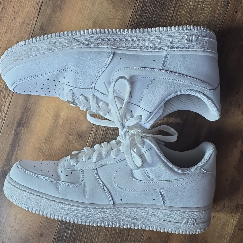 Nike Air Force 1 Like New, White AF1 Shoes - Picture 5 of 7